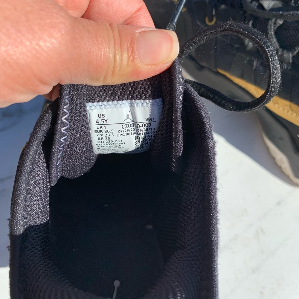 Jordan Westbrook One Take II size 4.5 Y gold and black - Picture 11 of 12